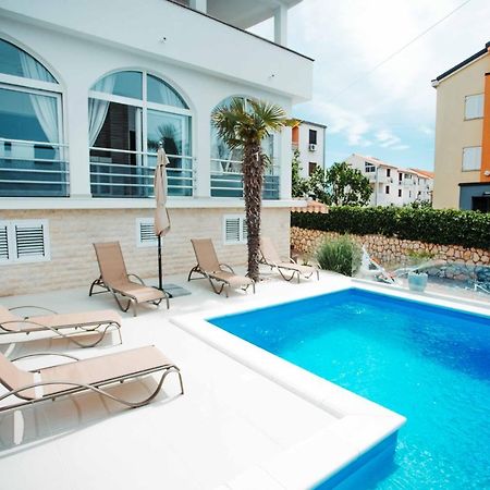 Apartments Sun Dance With Heated Pool ノヴァリャ エクステリア 写真