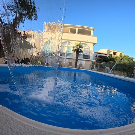 Apartments Sun Dance With Heated Pool ノヴァリャ エクステリア 写真