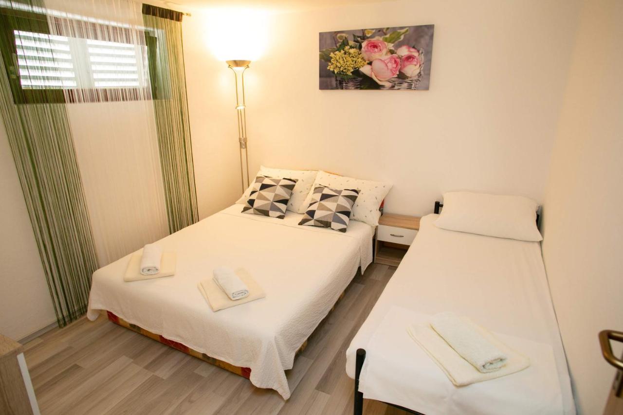 Apartments Sun Dance With Heated Pool ノヴァリャ エクステリア 写真