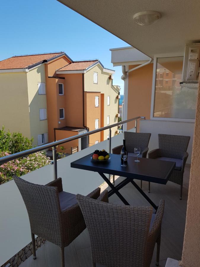 Apartments Sun Dance With Heated Pool ノヴァリャ エクステリア 写真
