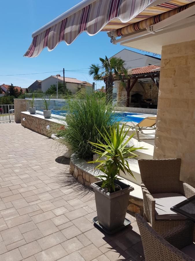 Apartments Sun Dance With Heated Pool ノヴァリャ エクステリア 写真